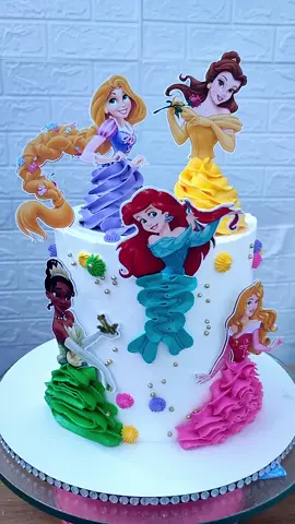 Mais um bolo de princesas em homenagem as princesas que seguem esse perfil, gratidão a Deus pelas vidas de vcs. #fy #fypシ #viral 