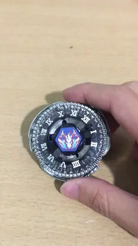 #beyblade #reviewbeyblade #capcut mẫu độ thủ nhưng ít stamina 🐧 cre:@Long Beyblade 