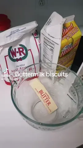 Super easy buttermilk biscuits, also my oldest helped this morning….i love that both ny boys enjoy cooking ♥️#for #sundayreset #breakfastideas #trending❤️ #countrycooking #cooking #cookingathometiktoktv #buttermilk #trending #fypシ゚viral🖤tiktok #foryou #son #tiktok #kidswhocook 