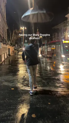 I Mary Popped my umbrella at the end #marypoppins #italy #longdistance 