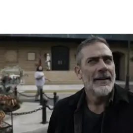 why was jerry lowkey happy to see negan😭🙏#thewalkingdead #twd #twdamc #twdmeme #meme #noenemies #jerrytwd 
