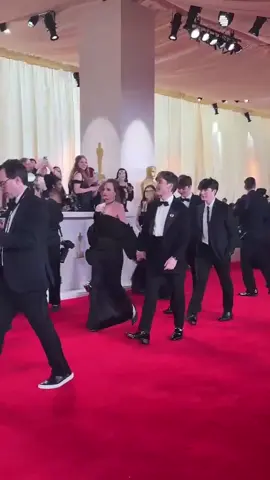 the whole fam is here 🙏 cillianmurphy #oscar #oppeinheimer #bbg #finestmanalive #cillian #cillianrecent #cillianoscar #oscarnominated #fyp #family #christophernolan #aranmurphy #malachymurphy #irish  #yvonnemcguinness 