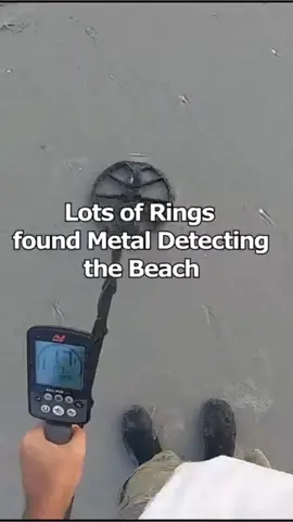 I found a ton of rings at the beach while I was metal detecting digging around in the sand looking for a lost treasure #metaldetecting #minelabequinox #fyp 
