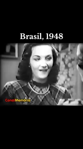Lourdinha Bittencourt e Emilinha Borba cantam 