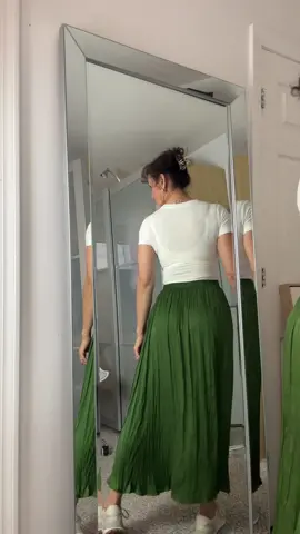 Pero antes de salir: 🩰🥰 #faldas @ZARA #maxiskirt #outfitideas #TikTokFashion #styling #grwm #fypシ゚viral #spring2024 #fypageシ #paratiiiiiiiiiiiiiiiiiiiiiiiiiiiiiii #paratitiktok #fyppppppppppppppppppppppp #paratipage 