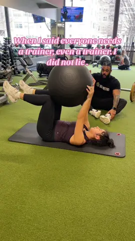 Every trainer has their own style… uts always refreshing to get a new perspective of different styled training 🏋🏽‍♀️ @GoldsGymDCMetro  #fitmamabygiulianna #giuliannathetrainer #oinetraining #onlinecoach #onlinecoaching #onlinetrainingprogram #onlintrainingcoach 