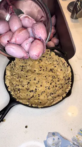 Cookie cake! #Recipe #dessert #chef #funny #gross #fyp #trending #viral #foryou 