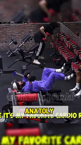 Anatoly the best cleaner 😅😅😅 #anatoly #pranks #oldmanprank #foryou #fyp #gym #viral 