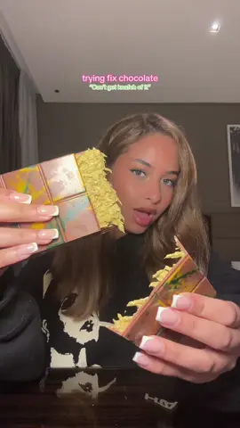 Trying the viral chocolate bar from Dubai❣️Watching this while fasting was not a good idea😅 but oh my… dreaming of this chocolate rn!! 10/10!!! Ramadan Mubarak everyone✨✨✨