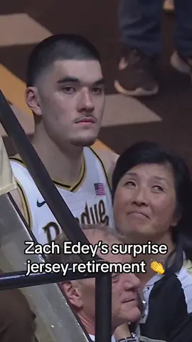 Purdue surprising Zach Edey by retiring his No. 15 jersey after his last home game ever 👏 (🎥: @CBBonFOX) #theshiftsports #MarchMadness 