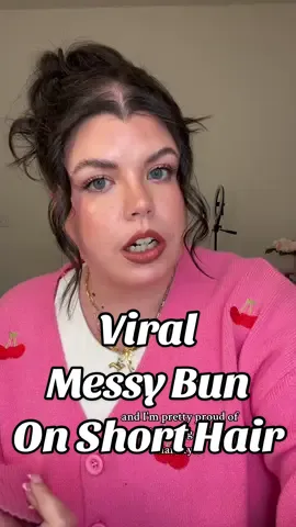 Im actually obsessed with this hairstyle and it was pretty easy to do on short hair💖 @Delaney Childs @Erin Dugan Jurchak #delaneychilds #delaneychildsmessybun #messybunonshorthair #shorthairstyles #hairstylesforshorthair #hairstylesforthinhair 