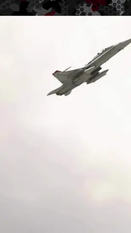F/A-18 Hornets Rock Wings to Say “Thanks for the Fuel” #shorts #military 