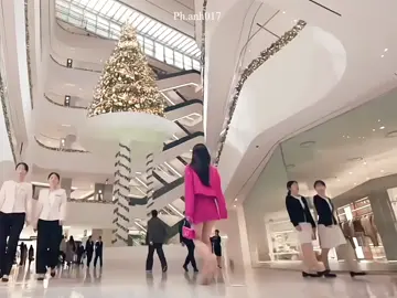 Được rồi,sàn catwalk này là của chị😌 #kimjiwon #queenoftears #nuhoangnuocmat 