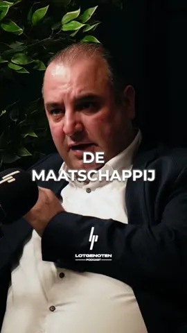 De zogeheten ‘patser controle’. Zijn jullie het er mee eens dat Nederlandser over het algemeen misgunnen? #lotgenoten #lotgenotenpodcast #salarazimi #millionaire 