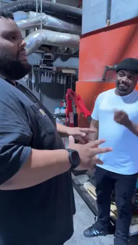 When Rafi decides he needs some assistance! #foryoupage #viraltiktok #kountrywaynecomedy #kountrywaynelive #kountrywayneskits #Kountrywayne 