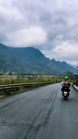 Chúng ta đang ở độ tuổi đẹp nhất của mình ❤️#hagiang #thanhxuan #travel #vlogger #reviewdulich #phuot #viralvideo #xuhuong 