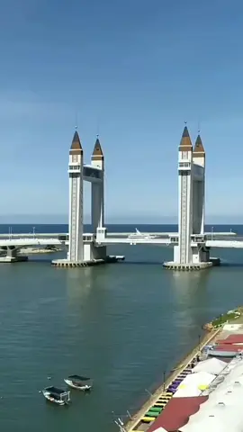 KUALA TERENGGANU CITY, MALAYSIA #kualatrengganu #kualaterengganu #malaysia #malaysiatravel #cityview #malaysiatiktokers #droneview #beutifull