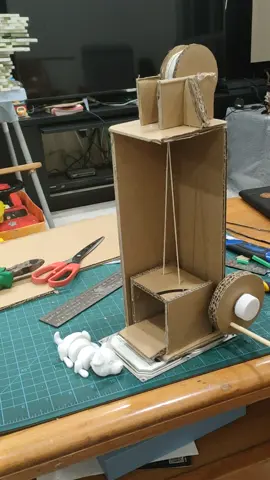 first prototype of a #DIY #cardboard #elevator 