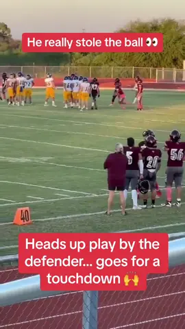 When the trick play goes wrong 😳🏈 (Via @RobbyCTV ) #football #headsupplay #steal #touchdown #highschoolsports 