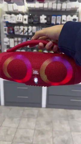 Se el alma de la fiesta 🎉 con las increíbles bocinas JBL Booms Box 3 mini🔉 ya disponibles solo aquí en Diancell  Son tu mejor opción para pasar horas de diversión con la música favorita de todos 🎶 gracias a su resistente batería 🔋  Visita Diancell y adquiere la tuya hoy mismo, te esperamos 👩🏼‍💻✨ 💳Aceptamos pago en efectivo, tarjeta y transferencia. 🧾Realizamos Facturas + IVA. 📍 Suc. Centro: Av. 15 Junio #2909 zona centro, frente al Puente Internacional #1 💬 867-242-1040  ⌚️Horario: Lunes - Sábado 8:00am -8:00pm y Domingo 11:00am- 7:00pm. 📍Suc. Plaza Punto Madero: Av. Rio Panuco #3610 Colonia Madero, Local 20 💬 867-103-4975 ⌚️Horario: Lunes - Sábado 10:00am -9:00pm y Domingo 11:00am- 7:00pm. 🧭Nuevo Laredo, Tamaulipas.   #DiancellNLaredo #bocina #sonido #calidad #batería 