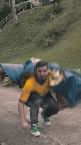 “faz um videozinho pra divulgar a calourada da sua atlética”