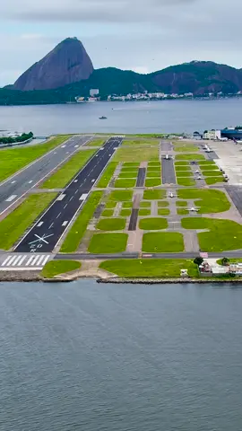 🔹🇧🇷Incrivel video do Aeroporto Santos Dumont - Rio de Janeiro . Repost Video credito  • @rioskytour  . #brasil #riodejaneiro #santosdumont #airport #gopro #instagood #photography #wonderful_places #photooftheday #beautiful #Runway #sightseeing #Love #dji #vacation #tbt #viral #life #breathtaking #view #rj #paradise #sugarloaf #picoftheday #landing #background 