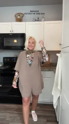 HI IF YOU ARE NEW HERE♥️ Midsize outfit of the day, sunny & warm here today! #fyp #midsize #midsizefashion #midsizeoutfits #outfitideas #outfitinspiration #size12fashion #freepeople 