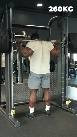 Les powerlifters et leurs 15 minutes de temps de repos ! 😅 #gym #Fitness #mrolympia 