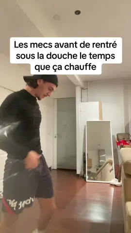 🤣🤣🤣( avant de juger mon shadow j’ai jamais boxer soyez indulgent 🙂)