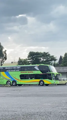 Pesona GHTS (Gunung Harta Tronton Semua) 🔥 #gunungharta #busmania #busmaniacommunity #videobus #videobusindonesia #fyp 