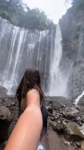 📍 Tumpak Sewu Waterfall #asiatrip2023 #bagpackers #voyages #travels #indonesie #🇮🇩 #indonesie🇮🇩 #malang #waterfall #cascades #waterfallindonesia #indonesia #tumpaksewu #tumpaksewuwaterfall 