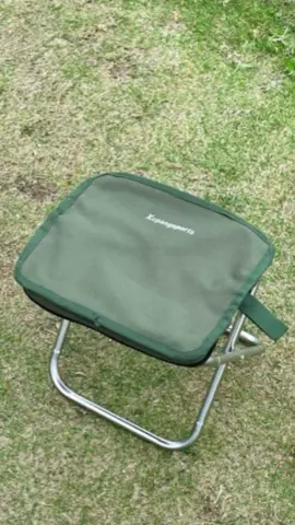 I just can’t believe this is actually a stool. It was like a pencil case when fold it up. Thats so convenient. #fyp #portable #stool#lightweight #Camping #travel 