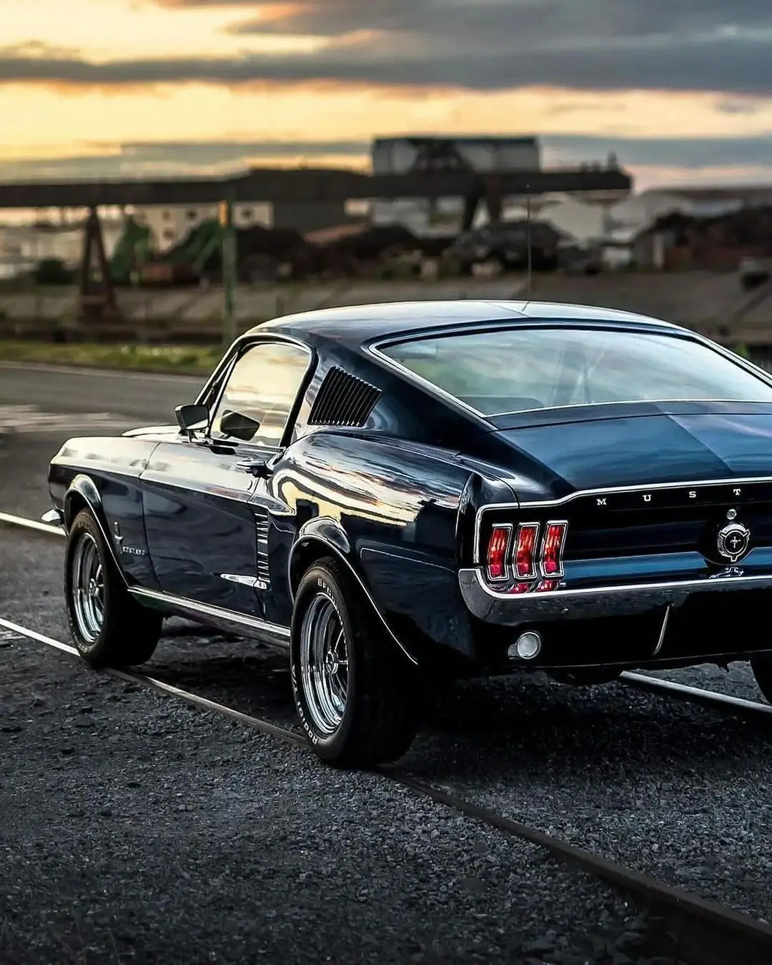 1967 FORD MUSTANG FASTBACK 🐎 🎥🎬 : Hamza Bouberbouche  #ClassicCars #MuscleCars #CLSCARS #ForYouExplore #VintageCars  #Dreamcars #ClassicCarCulture #HotRod #AmericanMuscle #CarCollector #ClassicCarLover #MuscleCarLover #CarHistory #OldSchoolCars #CarMods #clscarsmizou 