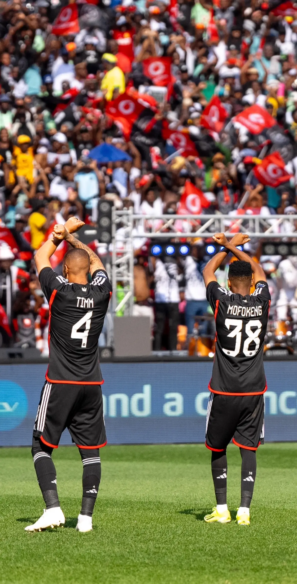 Highlights from the recent Soweto Derby! Congratulations to @Orlando Pirates Football Club for clinching the victory! Siyanibongela, Buccaneers! #aQuellé #NaturalSpringWater #PiratesDrinkaQuellé #orlandopirates #SowetoDerby 