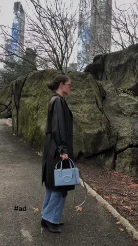#ad a stroll through Central Park with my new @Coach bag #CoachOutlet #CourageToBeReal 