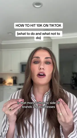 This advice might not be what you expect 🫢 #marketingpodcast #omnichannelmarketingstrategy #femalebusinessowner #marketingontiktok #marketingtips #postingcontent #femaleentrepreneur 