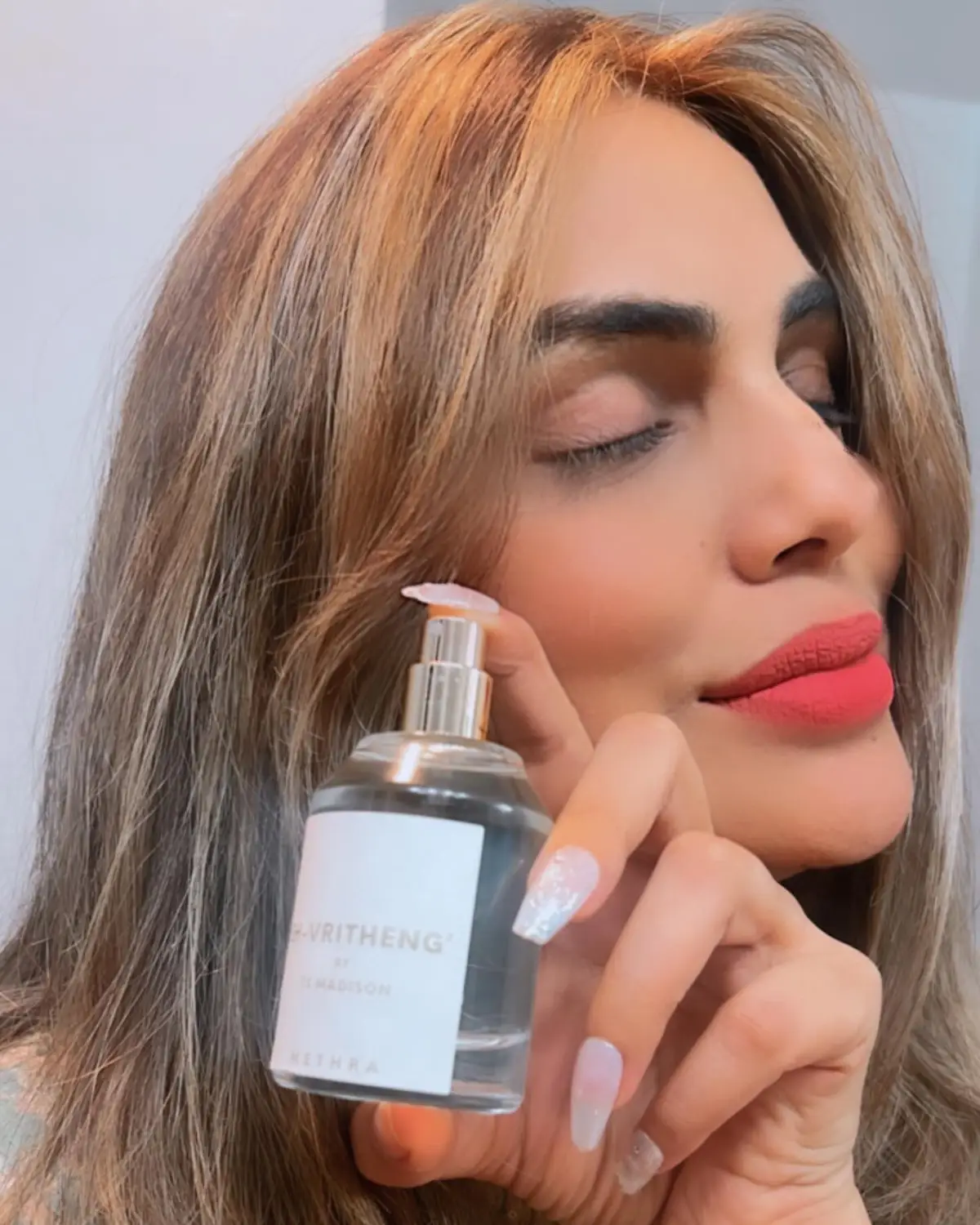 Spray. Slay. Repeat. 🪄 Presenting @methra.co - a touch of elegance✨🪵👌🏻👄 @methra.co  . . #methraperfume  #fragrance #fragrancelover #fragrancecollection #newfragrance #newlaunch #losangeles #losangelesinfluencer #fypage #explore #viralproducts #trendalert #losangelesbloggers #perfumes #scentoftheday #beautyproducts 