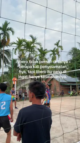 namanya juga libero wkwk#volleyball #anakvolly #libero #4u #foryou #fyp #storyvoli #quotes #masukberanda 