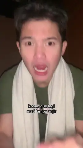 AGAK TAKUT MANDI MALEM BEGINI😭