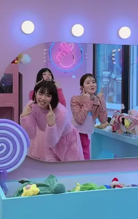 お久しぶりの投稿 実はもうひとつダンス動画あったんです。 今日はホワイトデー💖 ワクワク ソワソワしてますか？ #鏡越しでも可愛い3人#スタッフの投稿#ELAIZA#dance#杏沙子#木越明#ペパーミント・ジャック# ホワイトデー