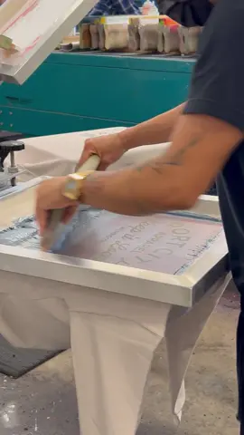 If you ever wondered what the screen printing process looks like 🤭 We use a fine mesh screen so the print is very soft and detailed! 