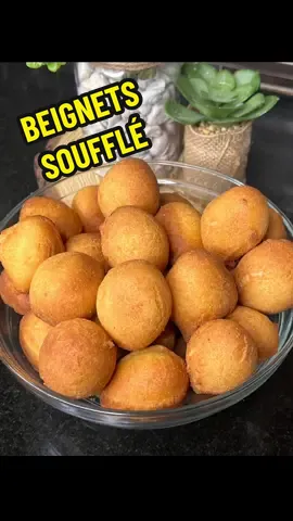 Beignets soufflés la recette comolete est deja disponible #beignet #beignetsoufflé #puffpuff #cotedivoire🇨🇮 #camerountiktok🇨🇲 #tiktokfrance🇨🇵 #tiktokguinée🇬🇳 #tiktoktogo🇹🇬 #tiktokcongokinshasa🇨🇩🇨🇩🇨🇩 #tiktoksenegal🇸🇳 #cotedivoire🇨🇮225 #recetteramadan #ramada 