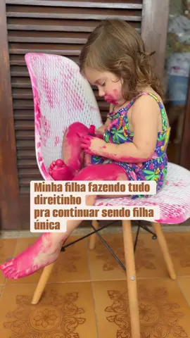 🥲 por aqui Olívia segue fazendo tudo direitinho pra continuar filha única 🤣  #meme #humor #viral #conteudomaterno