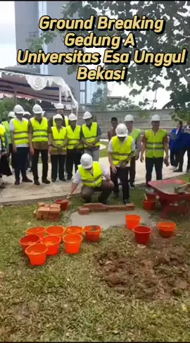 Pada tanggal 8 Maret 2024, Universitas Esa Unggul melakukan Ground Breaking Ceremony untuk memulai pembangunan fasilitas pembelajaran terbaru yang berlokasi di Gedung A Kampus Bekasi. Pembangunan Gedung A ini diharapkan akan selesai dalam waktu yang efisien dan tepat sesuai jadwal, sehingga segera dapat dimanfaatkan oleh para mahasiswa dan stakeholder universitas