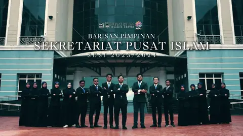 ⚜️VIDEO KORPORAT BARISAN KEPIMPINAN SEKRETARIAT PUSAT ISLAM (SPI) 23/24⚜️ Dengan sukacitanya, kami memperkenalkan barisan kepimpinan SPI bagi sesi 23/24. Setinggi-tinggi tahniah diucapkan kepada barisan kepimpinan atas pelantikan ini. Moga tanggungjawab yang diberi dapat dilaksanakan dengan amanah dan istiqamah menuju redha Allah. Ikuti media sosial kami untuk dapatkan info terkini berkaitan aktiviti-aktiviti Sekretariat Pusat Islam dan Pusat Islam USIM : https://linktr.ee/spiusim _