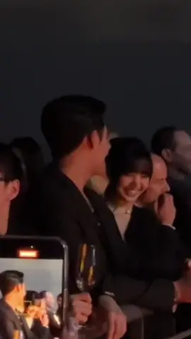 another pov sekarang gantian lisa yg bisik-bisik ke kiming mana sambil nyolek 🫣 #mingyu #lisa #gyulisa 