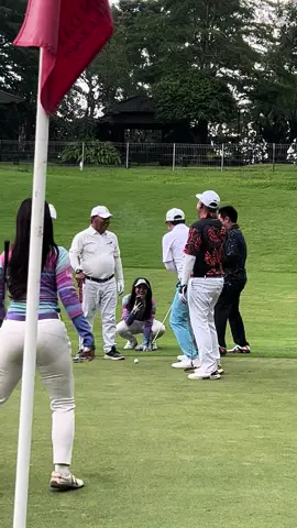Apaan main nya ga bener gelitik2 gitu 🤬 #putter #golfantimainstream #caddy #caddygolf #golffyp #golfviral #golffypシ 