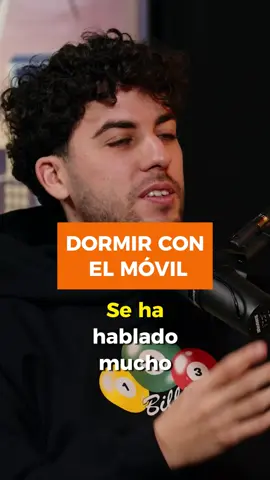 Dormir con el móvil es malo? Verdad o mito #curiosidad #fisicamr #club113 #verdadomito #curiosidades #LifeHack #mepasa