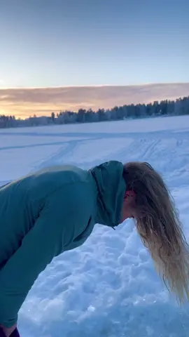 #WomanFreeze  Hair in Frozen Lake