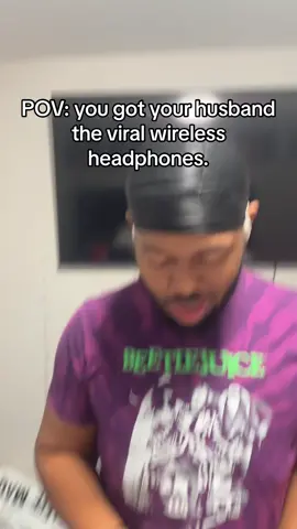 This video gets me so weak but these headphones are tbe turth. 10/10 recommend. #fyp #lenovo #lenovoheadphones #headphones #foryoupage #relationshipgoals #husbandwife @MaestroLove 